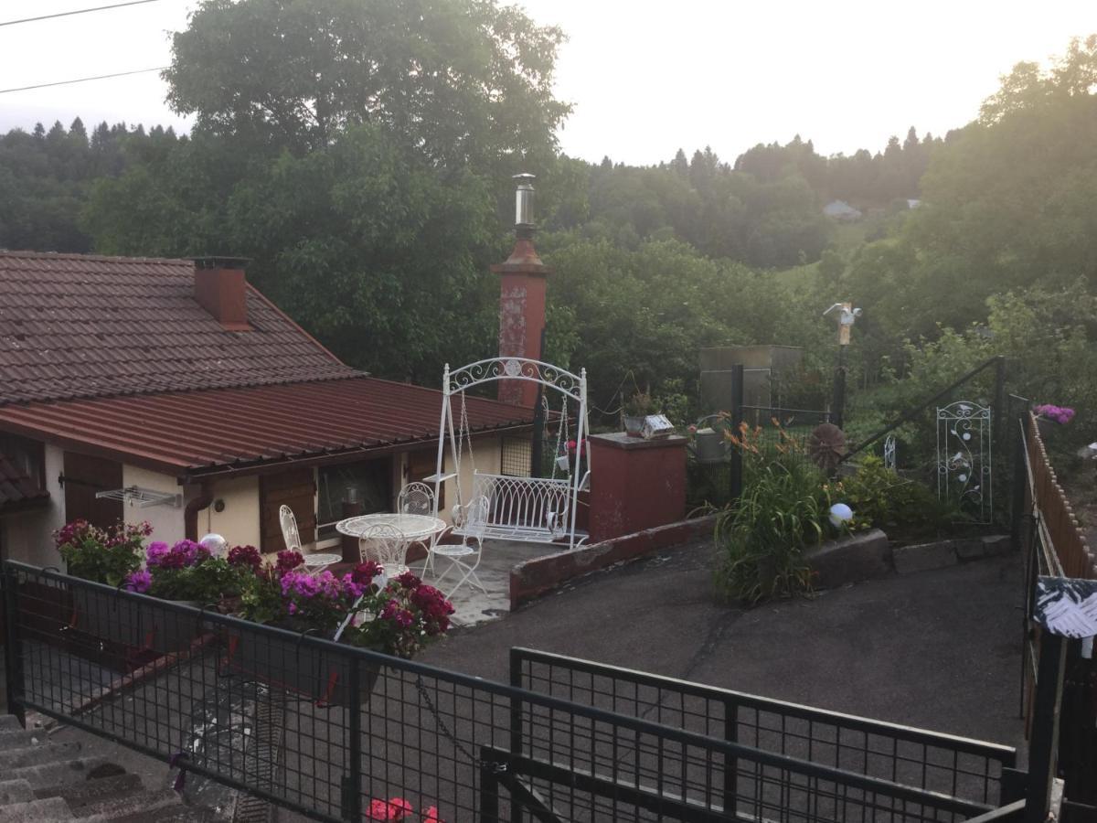 La Ferme De La-Haut B&B Le Haut-du-Them Buitenkant foto